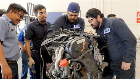 Car Mechanic Training .